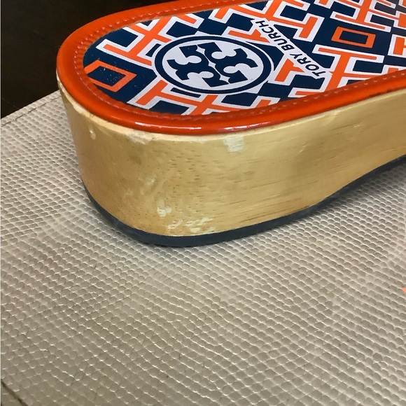 Tory Burch Patent Leather Slide Size 8 - Picture 4 of 7